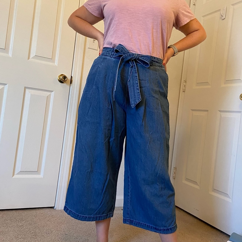 Wide Leg Cropped Jeans